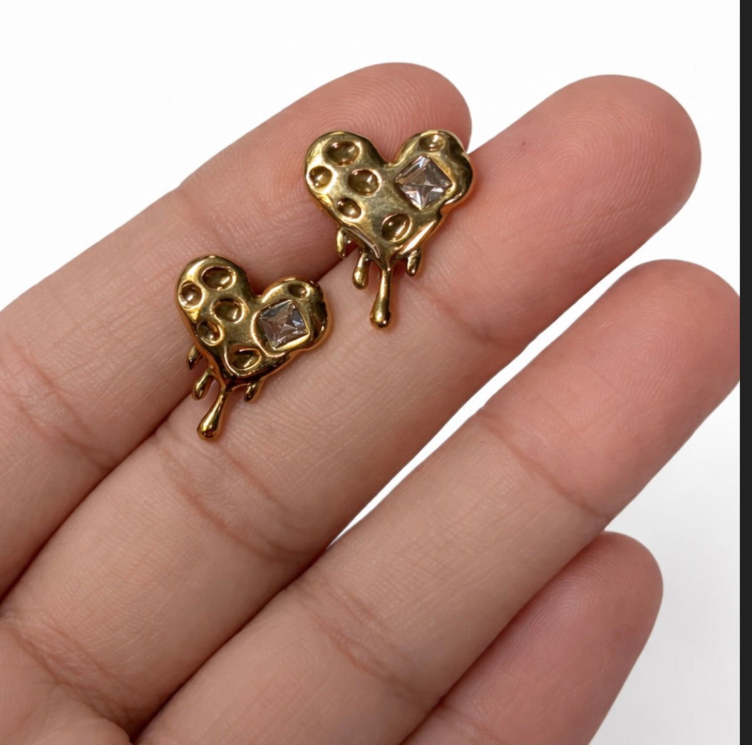 Mini heart studs - GlintHub