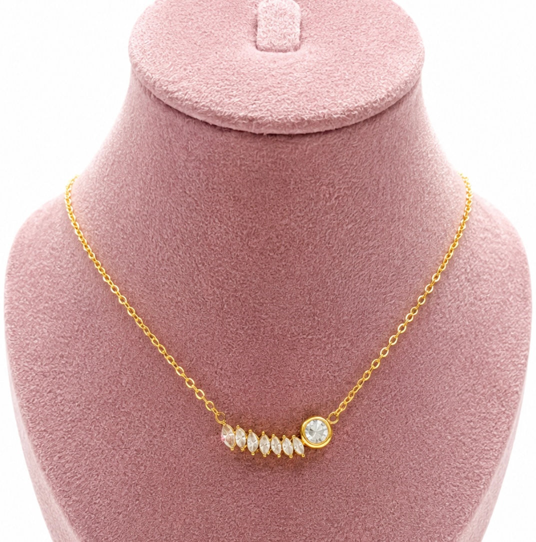 Bloom line necklace