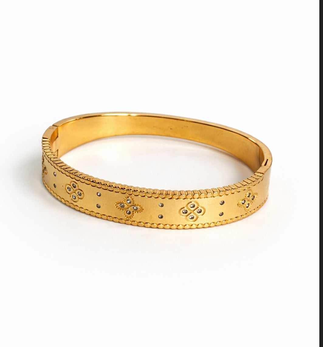 Crown line bracelet - GlintHub