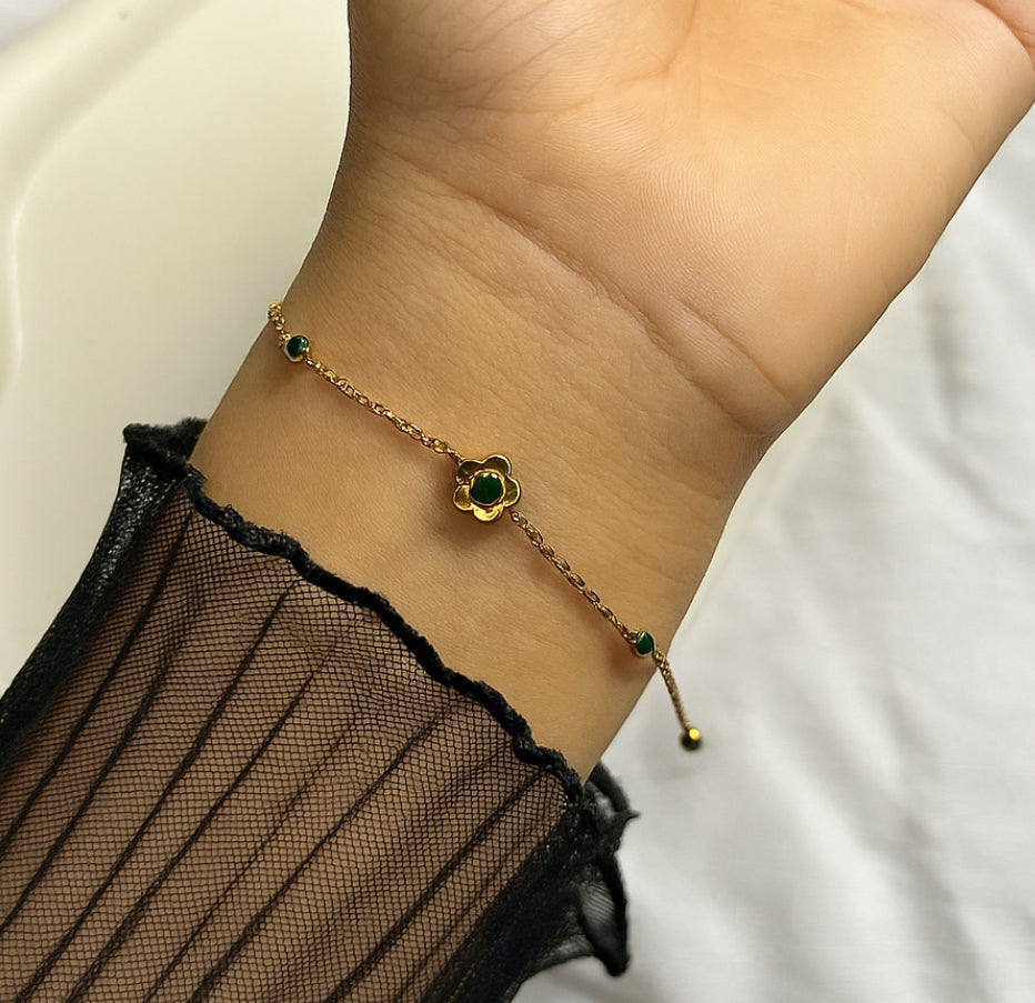 Little rose bracelet - GlintHub