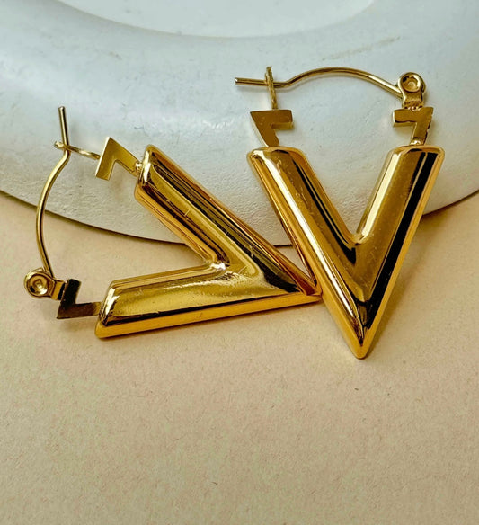 V earring - GlintHub