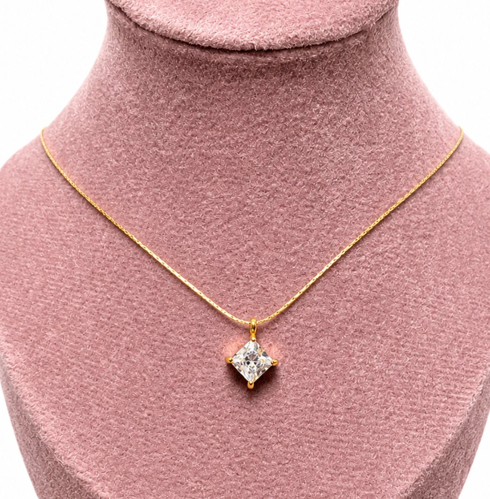 Opal thread necklace - GlintHub