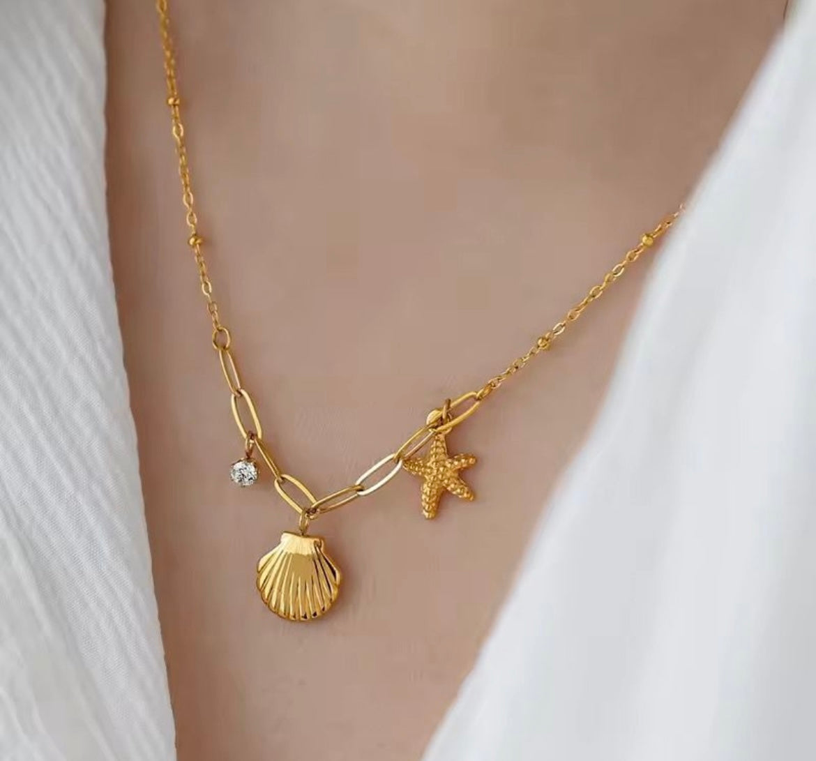 Coral kiss necklace - GlintHub