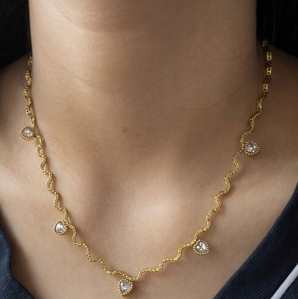 Wavy heart necklace - GlintHub