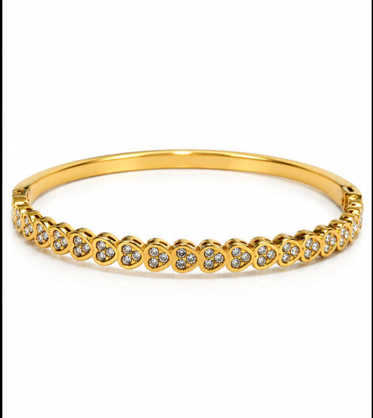 Dainty heart bracelet
