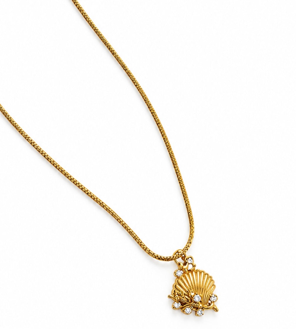 Mini shell necklace