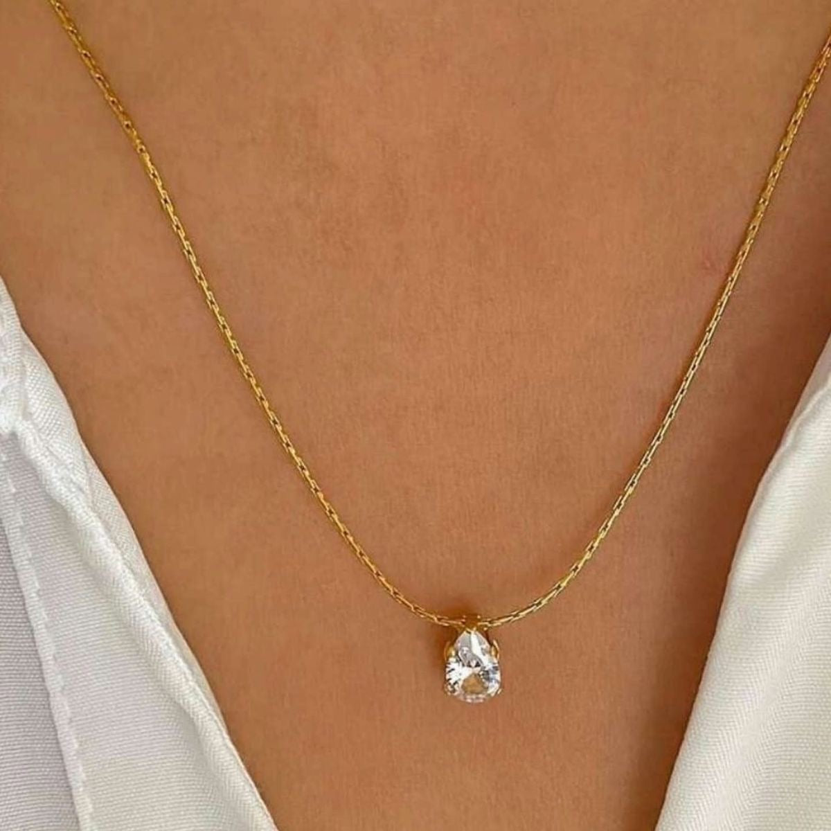Oval diamond necklace - GlintHub