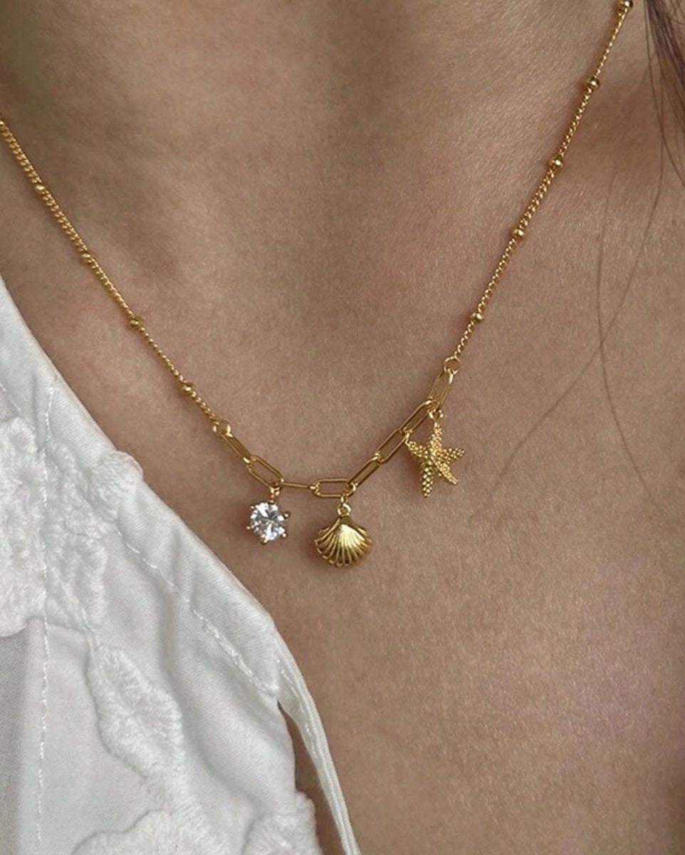 Coral kiss necklace - GlintHub