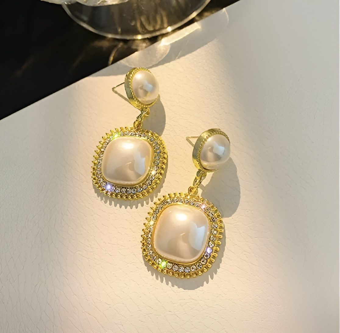 Pearl & Rhinestone Earring