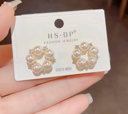Pearl studs