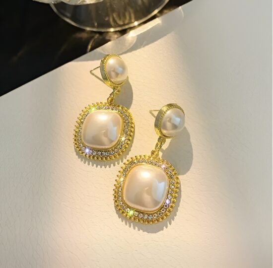 Pearl & Rhinestone Earring